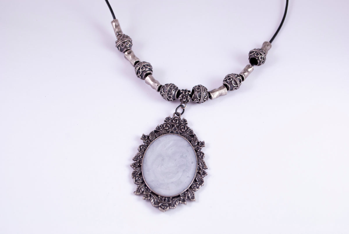Ogrlica od alpake O-0038, bela